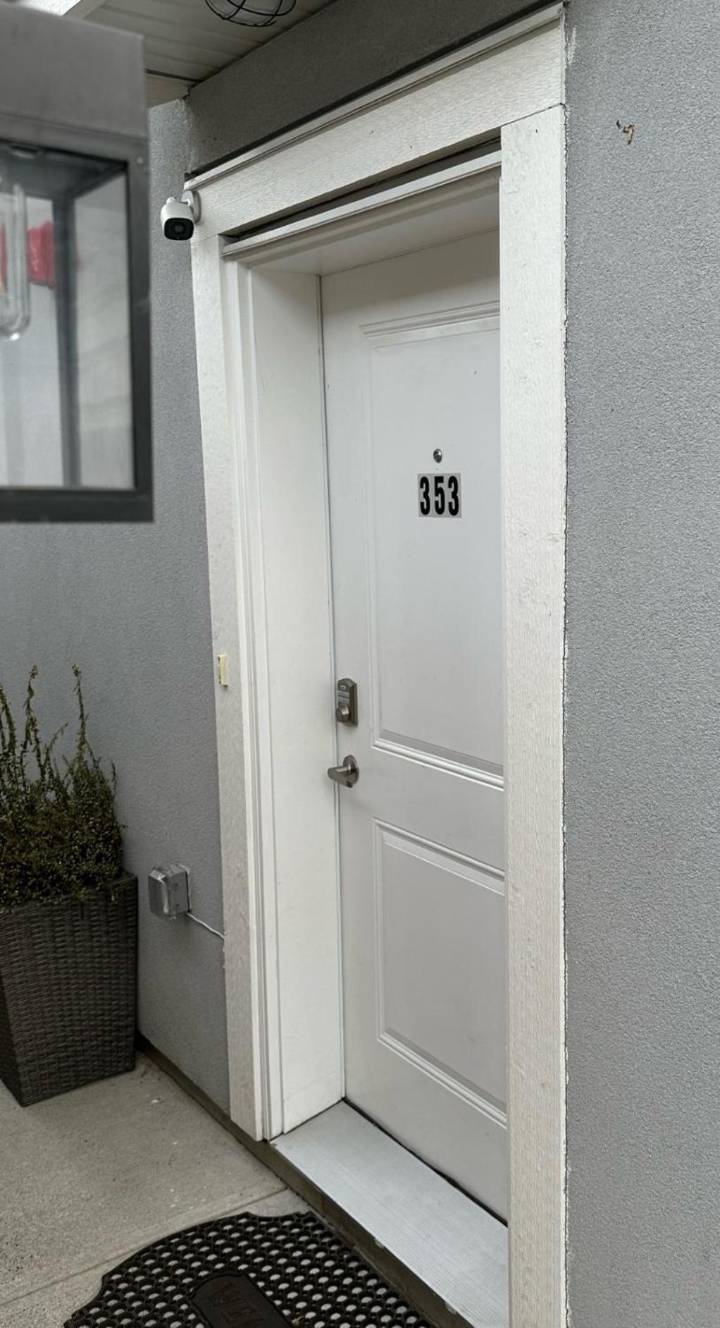 Bright And Cozy Modern Home In Vancouver - Central To Yvr-Downtown - Free Private Parking Buitenkant foto